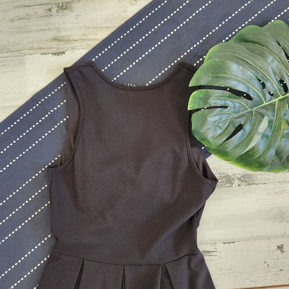 Windsor Fit and Flare V Neck Dress Black NWT Size Small - Picture 7 of 7